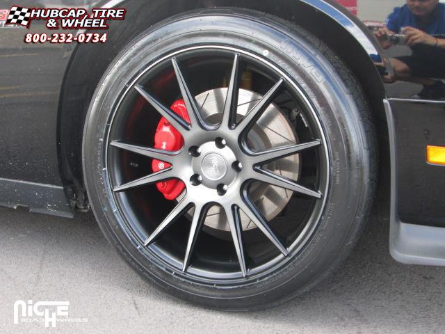 vehicle gallery/dodge challenger niche vicenza m153  Black & Machined with Dark Tint wheels and rims